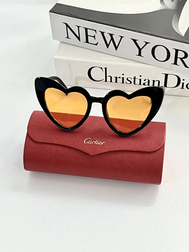 عینک آفتابی زنانه UV400 برند Fendi ||تست مجازی روی چهره قبل از خرید||